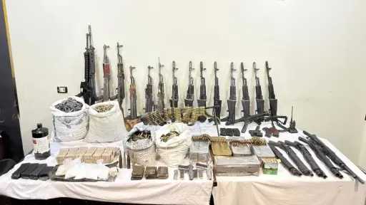 ضبط عناصر إجرامية بحوزتهم طن مخدرات و118 قطعة سلاح في عدة محافظات