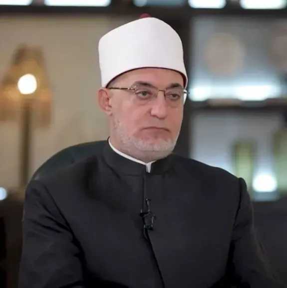 مفتي الجمهورية يعزي وزير الزراعة في وفاة والدته