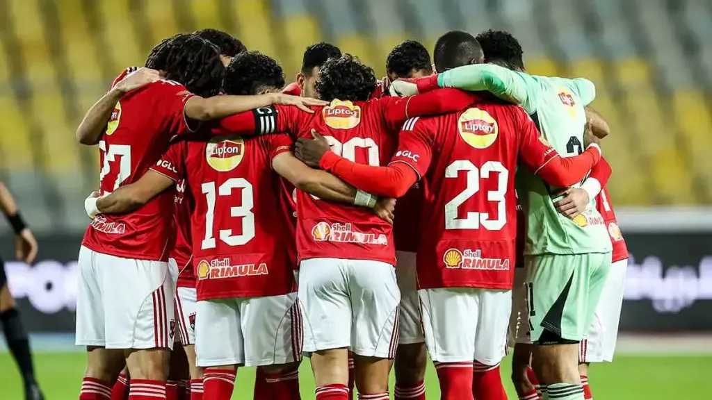 نجم الأهلي يطلب جلسة عاجلة مع الخطيب بسبب تجاهل توروب