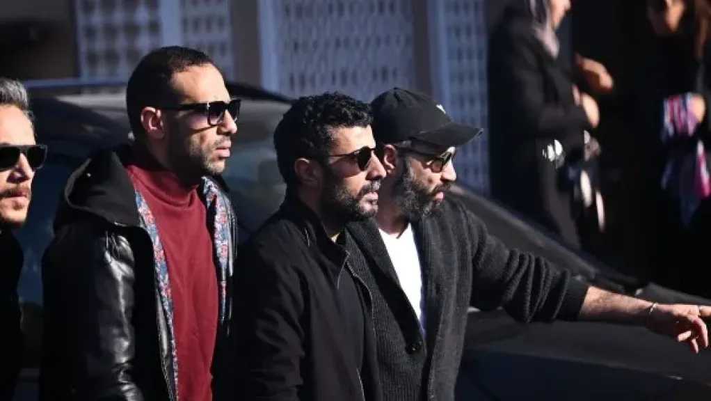 بحضور عدد من الفنانين.. تشييع جنازة والد مي عمر من مسجد الشرطة