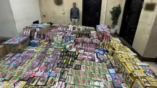 ضبط شخص بحوزته مليوني قطعة ألعاب نارية للاتجار بها في القاهرة