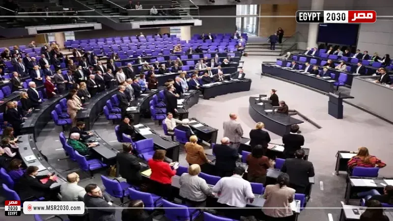 البرلمان الألماني يقر مشروع قرار يدعو إلى تعزيز دعم أوكرانيا