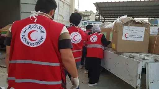 الهلال الأحمر المصري يطلق قافلة «زاد العزة 147»... الهلال الأحمر المصري يطلق قافلة «زاد العزة 147» محملة بمساعدات عاجلة إلى غزة