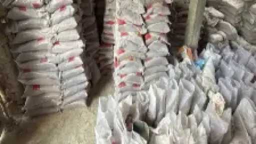 ضبط مصنع ومخزنين لإنتاج أسمدة ومخصبات زراعية مغشوشة بالدقهلية