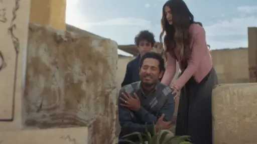 مشهد بكاء عباس الريس يرفع «إفراج» إلى صدارة الترند