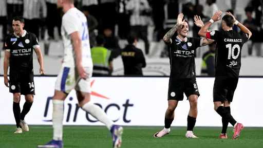 الهلال يقسو على الشباب في موقعة الدوري السعودي