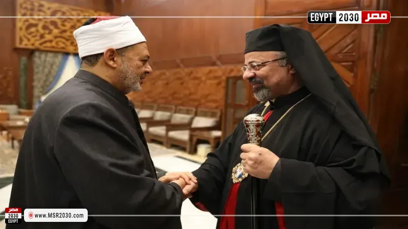 البطريرك الأنبا إبراهيم إسحق يطمئن على صحة شيخ الأزهر