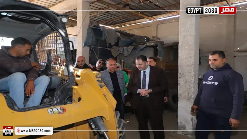 محافظ دمياط يكلف بمراجعة حركة خروج المعدات والسيارات من الجراجات والدفع بها في الميدان