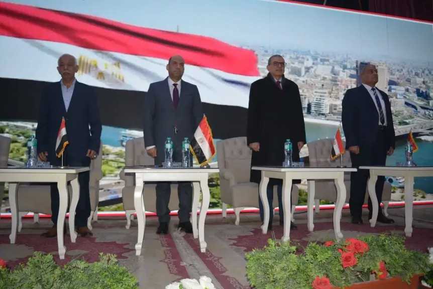 وزير العمل يفتتح المرحلة الثانية من تطوير المؤسسة الثقافية العمالية و”مسرح النصر”