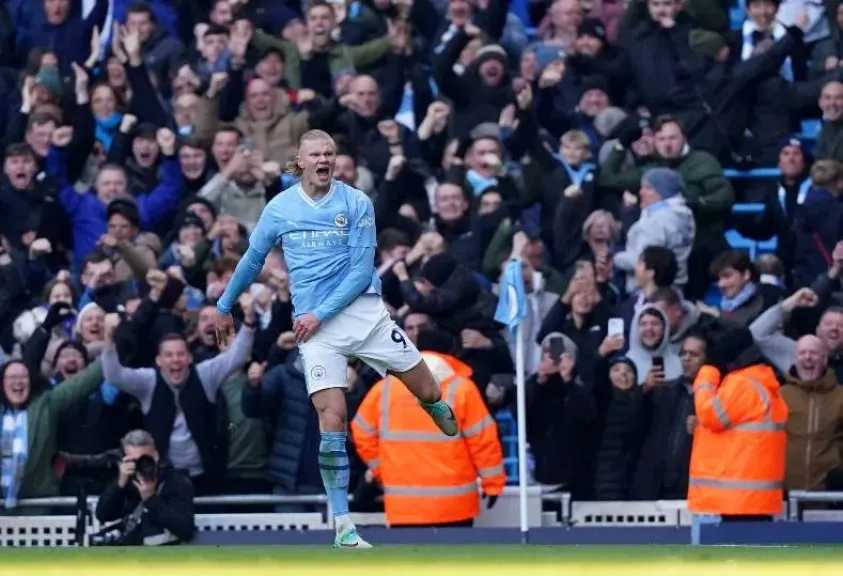 هالاند يثير القلق في مانشستر سيتي وجوارديولا يجهل موعد عودته