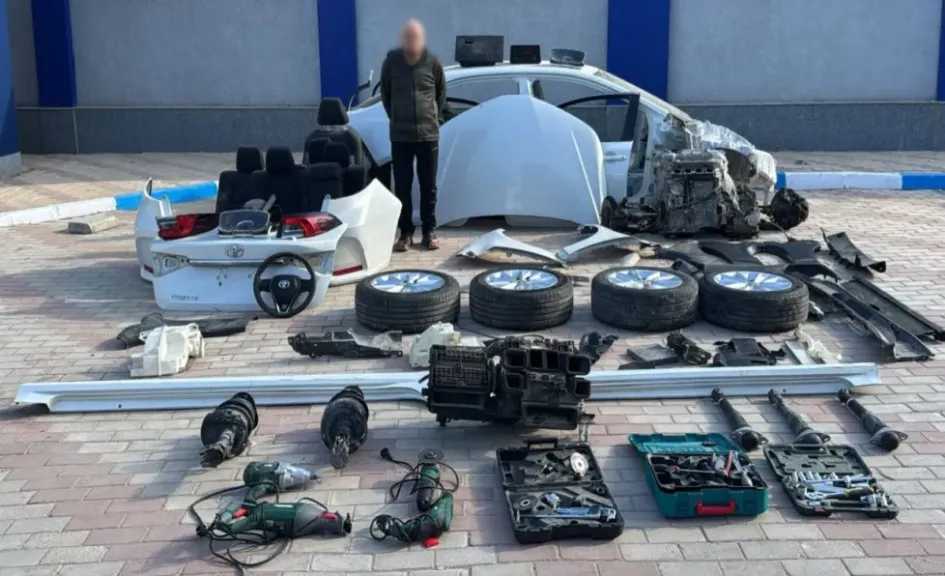 ضبط لص سرق سيارة بالإسماعيلية وحاول بيعها كقطع غيار