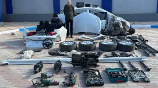 ضبط لص سرق سيارة بالإسماعيلية وحاول بيعها كقطع غيار