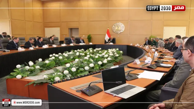 وزير الكهرباء يجتمع بأعضاء اللجنة الدائمة لإدارة الأزمات