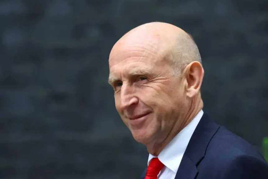 وزير الدفاع البريطاني: صاروخان إيرانيان استهدفا قبرص وقواتنا في الشرق الأوسط معرضة للخطر