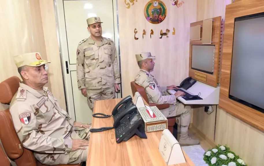 وزير الدفاع يتفقد الجاهزية القتالية للمنطقة المركزية العسكرية