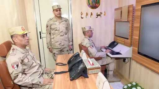 وزير الدفاع يتفقد الجاهزية القتالية للمنطقة المركزية العسكرية وزير الدفاع يتفقد الجاهزية القتالية للمنطقة المركزية العسكرية