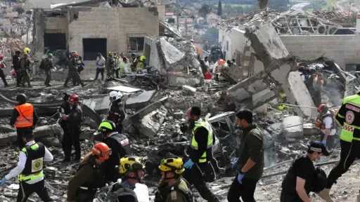 الإسعاف الإسرائيلي يؤكد سقوط 6 إصابات على الأقل في هجوم صاروخي إيراني بالقدس