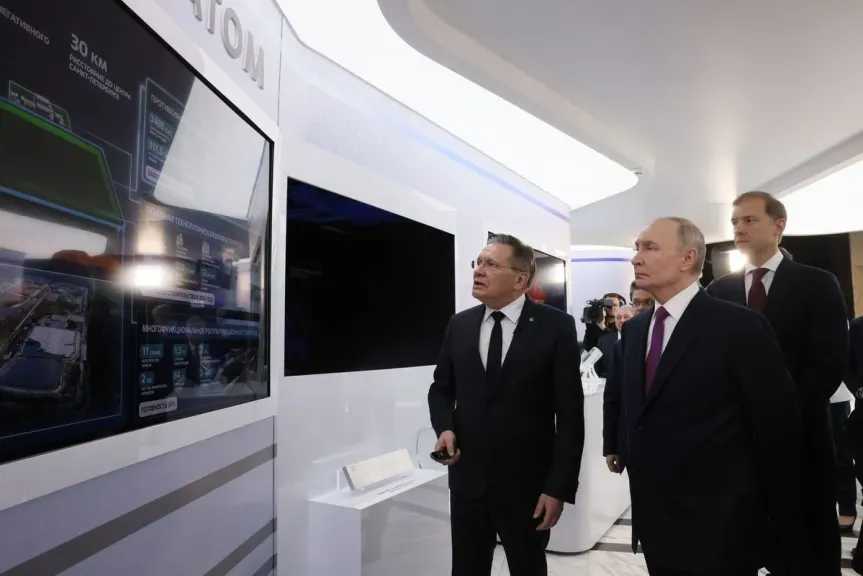 روساتوم تستعرض أمام الرئيس الروسي إنجازاتها الرائدة في الطب والتقنيات النووية