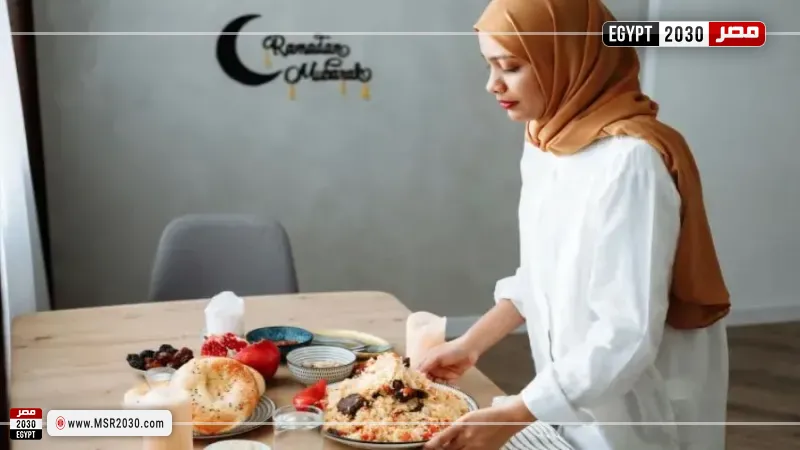النية مفتاح الأجر.. كيف يتحول جهد المرأة اليومي في رمضان إلى عبادة؟