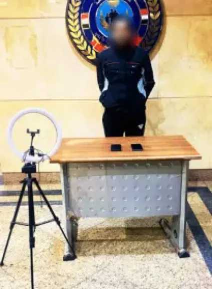 ضبط صانع محتوى ينشر فيديوهات خادشة للحياء على السوشيال ميديا