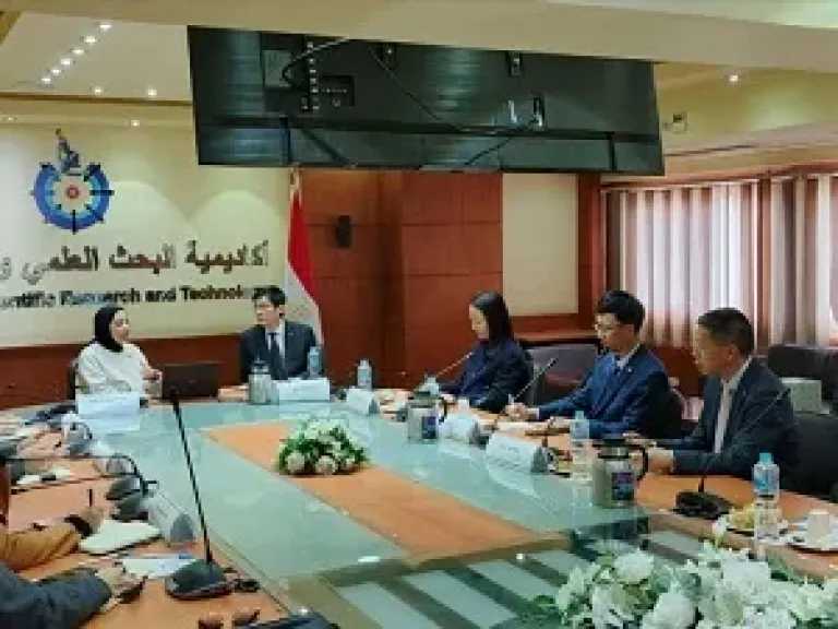 أكاديمية البحث العلمي والتكنولوجيا تبحث توسيع الشراكة مع المؤسسات العلمية الصينية