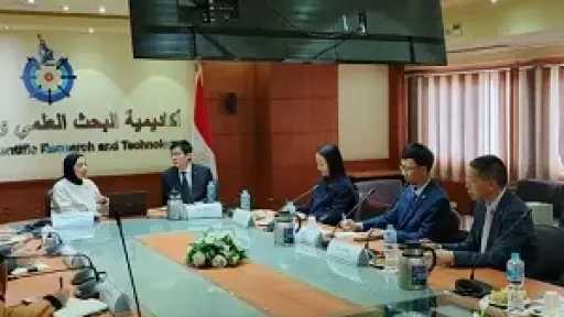 أكاديمية البحث العلمي والتكنولوجيا تبحث توسيع الشراكة مع المؤسسات العلمية الصينية