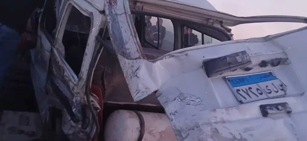 مصرع شخص وإصابة2 آخرين في حادث تصادم بالطريق الصحراوي غرب الإسكندرية