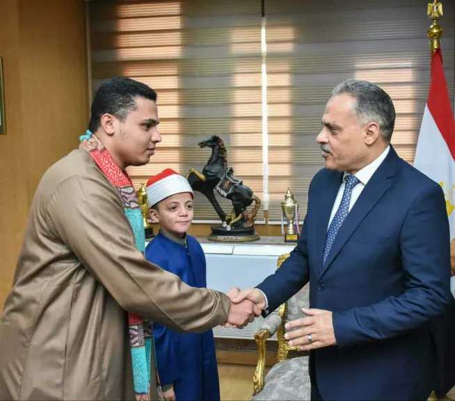 محافظ الشرقية يكرم 10 من حفظة القرآن المشاركين في برنامج دولة التلاوة بعد وصولهم للتصفيات النهائية