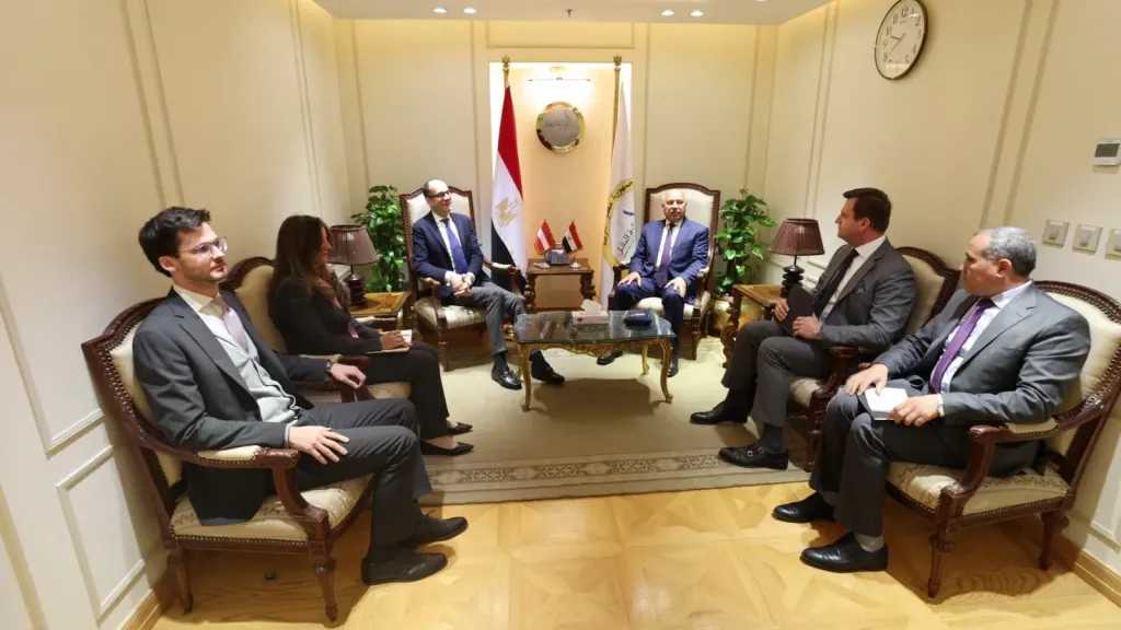 وزير النقل يبحث مع شركة بلاسر النمساوية لدعم صيانة البنية التحتية للسكك الحديدية