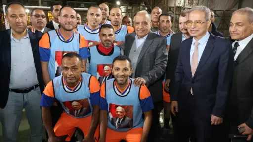 وزير الكهرباء يكرم العاملين بالشركات وفرق رفع الأثقال... وزير الكهرباء يكرم العاملين بالشركات وفرق رفع الأثقال ويفتتح الدورة الرمضانية لكرة القدم