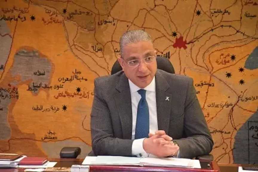 محافظ الجيزة يتابع أعمال رصف طريق الأوتوستراد بمنطقة عرب أبو ساعد بالصف