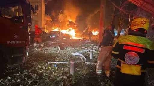 الإسعاف الإسرائيلي: 12 إصابة في تل أبيب جراء اعتراض صواريخ إيرانية