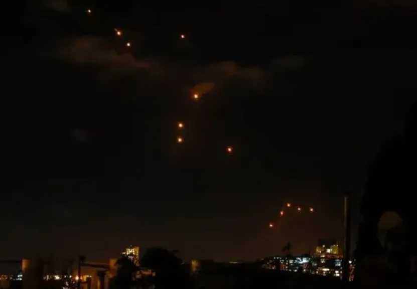 رويترز: سماع دوي انفجارات كبيرة وضخمة في دبي وأبو ظبي