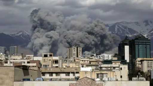 أكسيوس: الإمارات تدرس توجيه ضربات لمواقع صواريخ إيرانية... أكسيوس: الإمارات تدرس توجيه ضربات لمواقع صواريخ إيرانية لوقف اعتداءات طهران على أراضيها