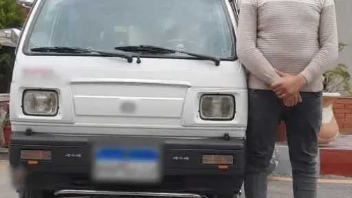 ضبط قائد سيارة ”فان” يسير عكس الاتجاه بالبحيرة