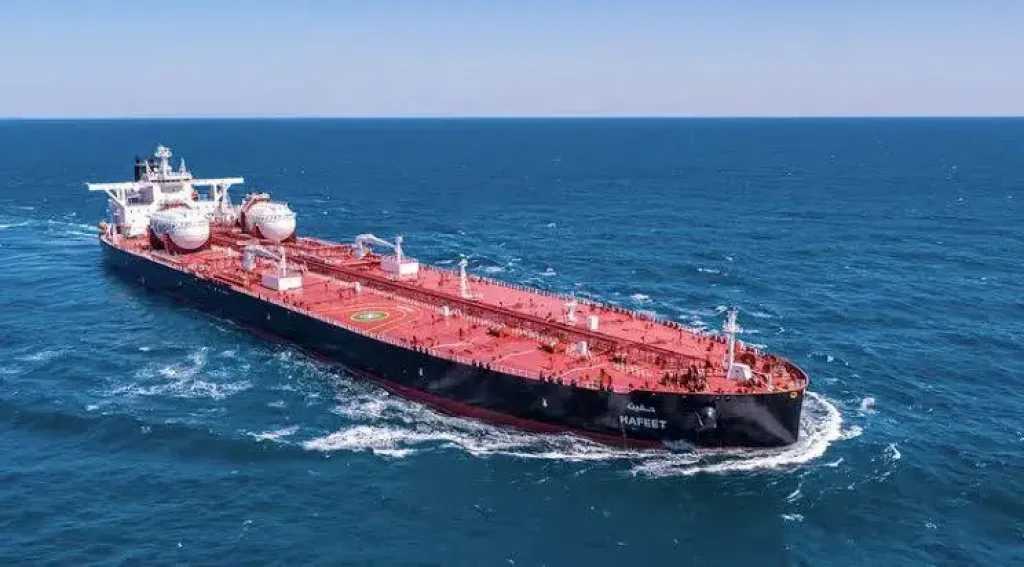 موقع بوليتيكو: إدارة ترامب تدرس توفير حماية عسكرية لناقلات النفط والغاز التي تعبر مضيق هرمز