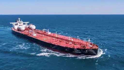 موقع بوليتيكو: إدارة ترامب تدرس توفير حماية عسكرية لناقلات النفط والغاز التي تعبر مضيق هرمز