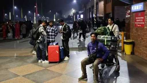 واشنطن: نعمل على توفير رحلات لمواطنينا لمغادرة الشرق الأوسط