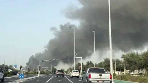 الإمارات تحظر تصوير المواقع الحيوية الأمنية على وقع... الإمارات تحظر تصوير المواقع الحيوية الأمنية على وقع الهجمات الإيرانية