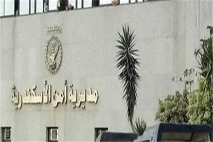 «الداخلية»: ضبط شخص ألقى متعلقات من شرفة منزله على سيارات بالإسكندرية