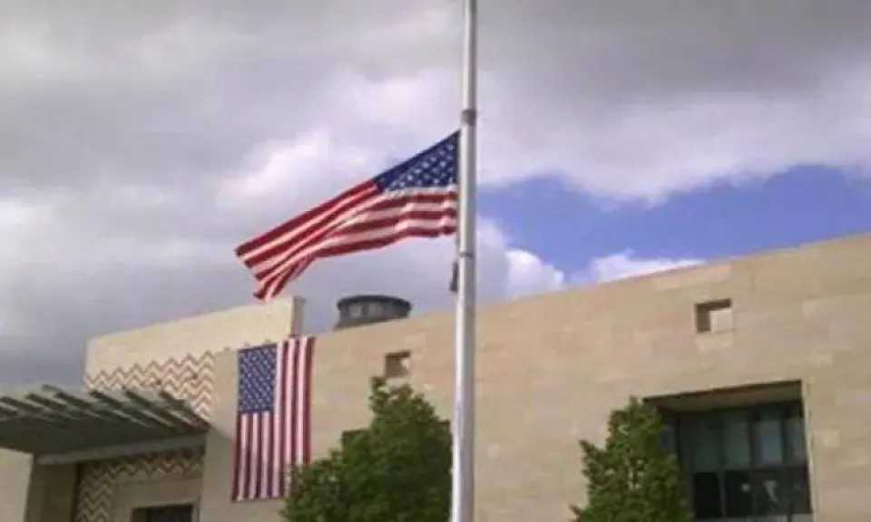 السفارة الأمريكية في الأردن تعلق خدمات المواطنين الأمريكيين مؤقتا لدواع أمنية