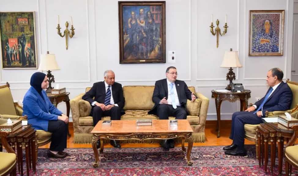 وزير الخارجية يستقبل رئيس الجهاز المركزي للتنظيم والإدارة