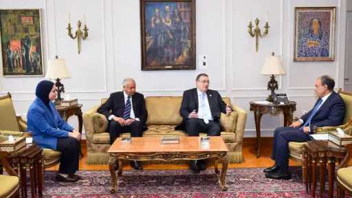 وزير الخارجية يستقبل رئيس الجهاز المركزي للتنظيم والإدارة