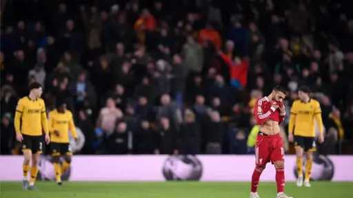 هدف صلاح لا يكفي.. الانتقادات تطال نجم ليفربول بعد خسارة البريميرليج