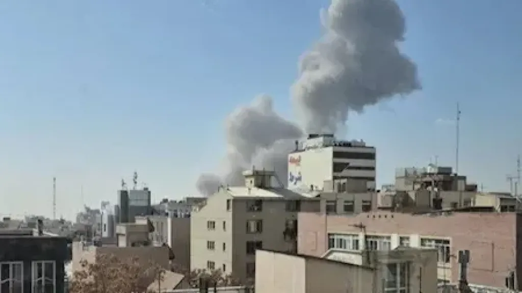قصف 