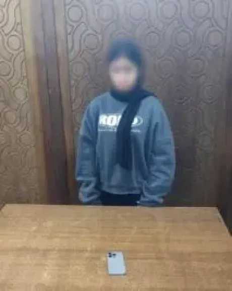 ضبط صانعة محتوى بتهمة التربح من فيديوهات مخلة