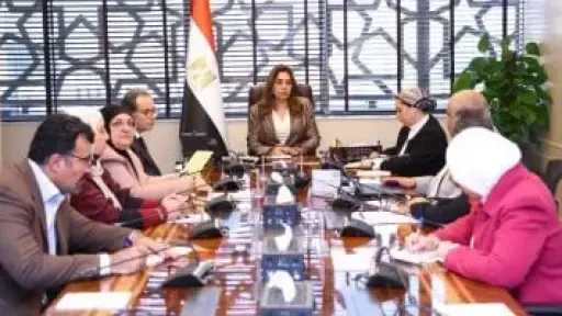 وزيرة التنمية المحلية تبحث تطوير ورقمنة منظومة خدمة شكاوى المواطنين