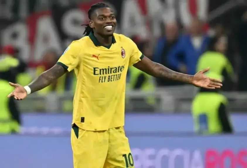 ميلان يتحرك لتحصين لياو بعقد ضخم.. والشرط الجزائي كلمة السر