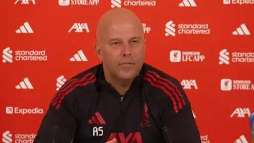 قبل مواجهة وولفرهامبتون.. سلوت يكشف أسباب تراجع فعالية هجوم ليفربول