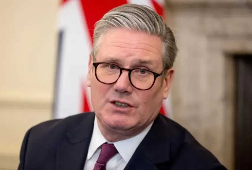 ستارمر لا يستبعد انضمام بريطانيا للعمليات الهجومية على إيران